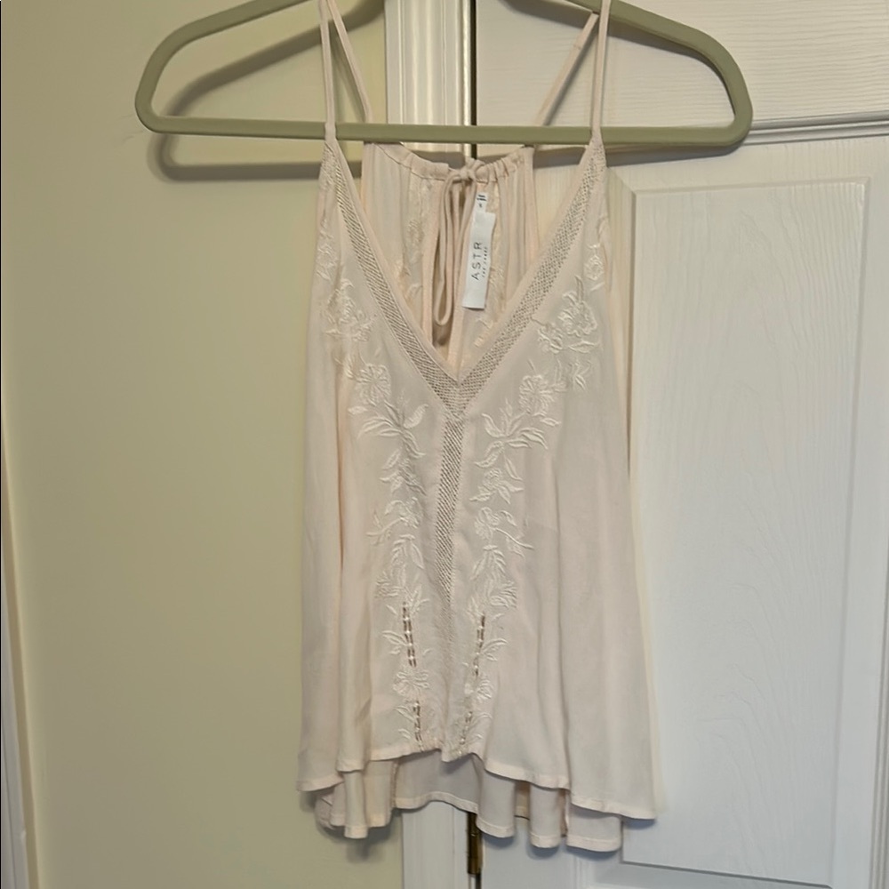Astr the label flowy tank